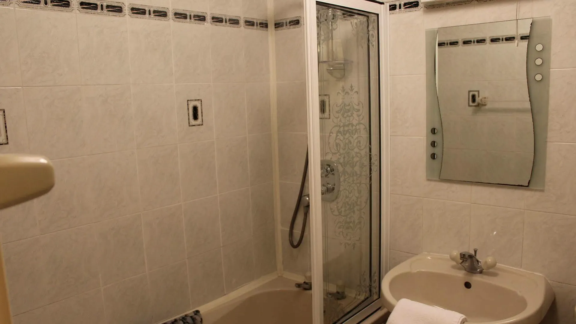 Spanish Arch Apartments Galway